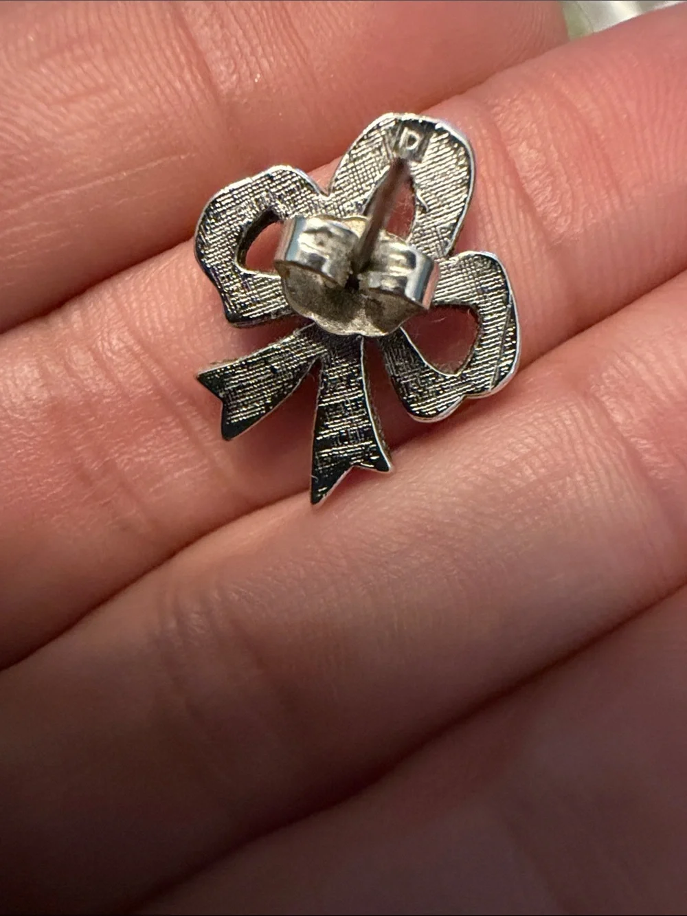 No brand charming bow